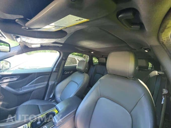 2017 Jaguar F-PACE Premium – miniatura 11