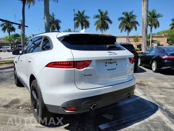2017 Jaguar F-PACE Premium – miniatura 10