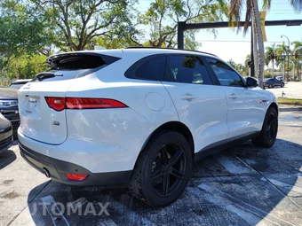 2017 Jaguar F-PACE Premium – miniatura 14