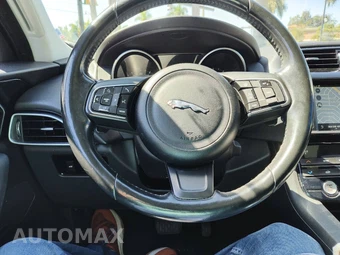 2017 Jaguar F-PACE Premium – miniatura 38