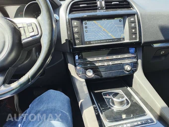 2017 Jaguar F-PACE Premium – miniatura 41