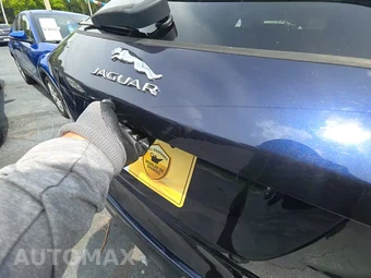 2017 Jaguar F-PACE Premium - miniatura 29