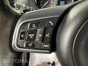2017 Jaguar F-PACE Premium - miniatura 14