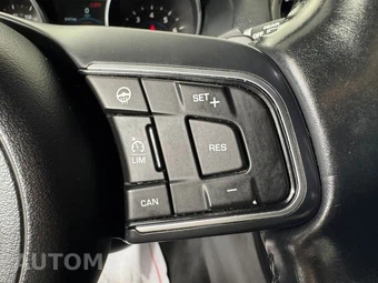 2017 Jaguar F-PACE Premium - miniatura 15