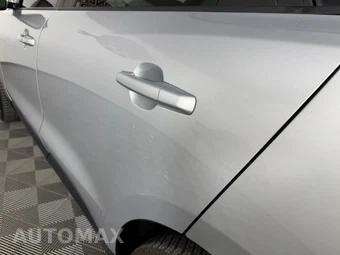 2017 Jaguar F-PACE Premium - miniatura 23