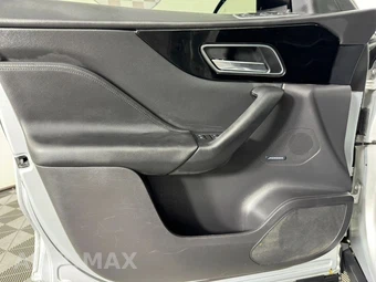 2017 Jaguar F-PACE Premium - miniatura 37
