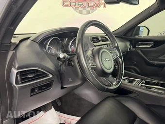 2017 Jaguar F-PACE Premium - miniatura 9