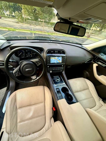 2017 Jaguar F-PACE Prestige - miniatura 12