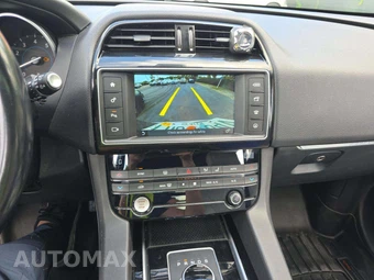 2017 Jaguar F-PACE Prestige – miniatura 10