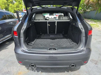 2017 Jaguar F-PACE Prestige – miniatura 14