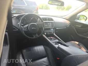 2017 Jaguar F-PACE Prestige – miniatura 14