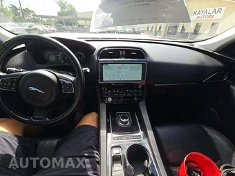 2017 Jaguar F-PACE Prestige – miniatura 7