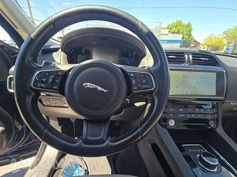 2017 Jaguar F-PACE Prestige – miniatura 10