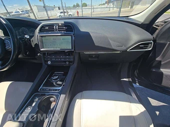 2017 Jaguar F-PACE Prestige – miniatura 19