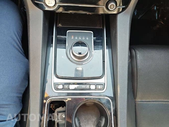 2017 Jaguar F-PACE Prestige – miniatura 29
