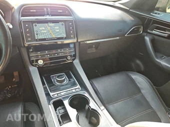 2017 Jaguar F-PACE Prestige – miniatura 37