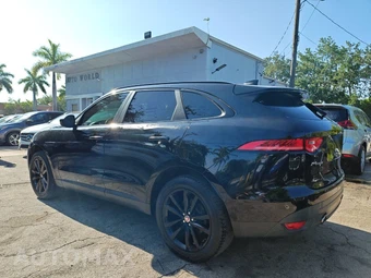 2017 Jaguar F-PACE Prestige – miniatura 6