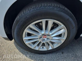 2017 Jaguar F-PACE Prestige - miniatura 8