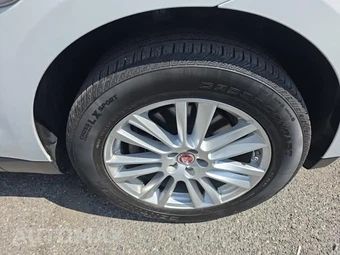 2017 Jaguar F-PACE Prestige - miniatura 9