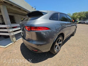 2017 Jaguar F-PACE R-Sport – miniatura 3