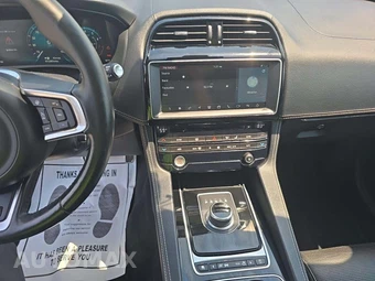 2017 Jaguar F-PACE R-Sport – miniatura 10
