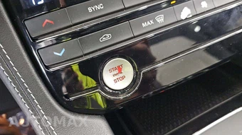 2017 Jaguar F-PACE R-Sport – miniatura 22