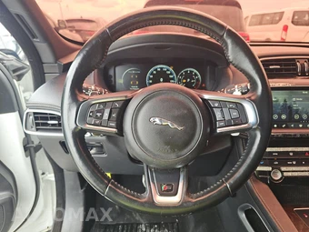 2017 Jaguar F-PACE S - miniatura 10