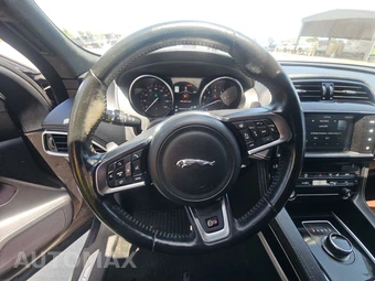 2017 Jaguar F-PACE S – miniatura 10