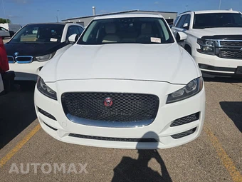 2017 Jaguar F-PACE - miniatura 2