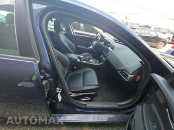 2017 Jaguar XE Premium – miniatura 18
