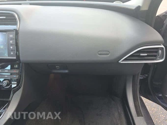 2017 Jaguar XE Premium – miniatura 19