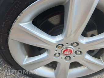 2017 Jaguar XE Premium – miniatura 21