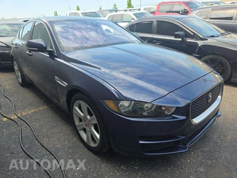 2017 Jaguar XE Premium – miniatura 4