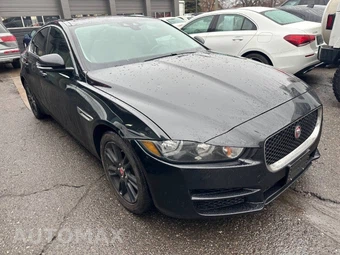 2017 Jaguar XE Premium – miniatura 4