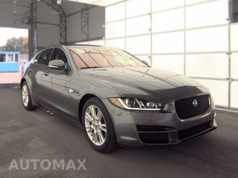 2017 Jaguar XE Premium – miniatura 3