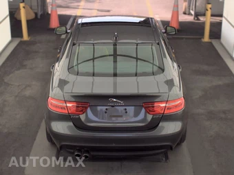 2017 Jaguar XE Premium – miniatura 5