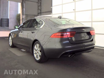 2017 Jaguar XE Premium – miniatura 6