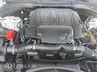 2017 Jaguar XE Premium – miniatura 15