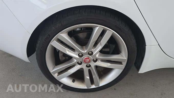 2017 Jaguar XE Premium – miniatura 27