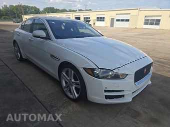 2017 Jaguar XE Premium – miniatura 3