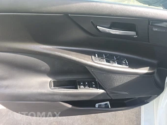 2017 Jaguar XE Premium – miniatura 9