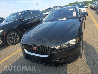 2017 Jaguar XE Premium – miniatura 2