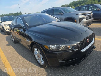 2017 Jaguar XE Premium – miniatura 3