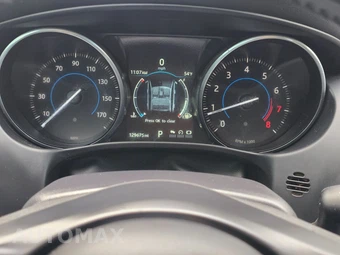 2017 Jaguar XE Premium – miniatura 16