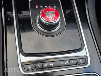 2017 Jaguar XE Premium – miniatura 19