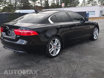 2017 Jaguar XE Premium – miniatura 5