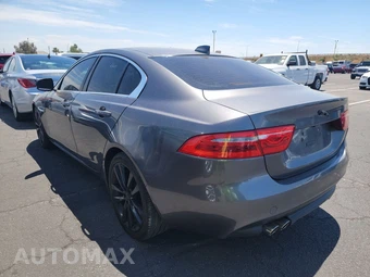 2017 Jaguar XE Prestige – miniatura 6