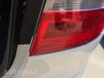 2017 Jaguar XE Prestige – miniatura 22