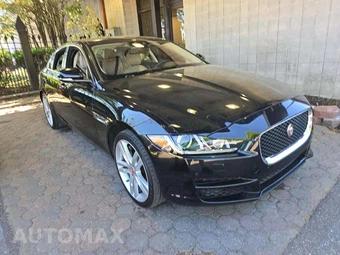 2017 Jaguar XE Prestige – miniatura 4