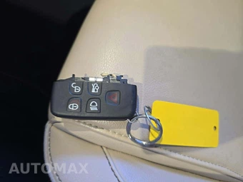 2017 Jaguar XE Prestige – miniatura 8